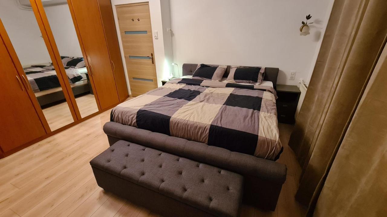Appartement Beautiful Standing-alone House With A Backyard *