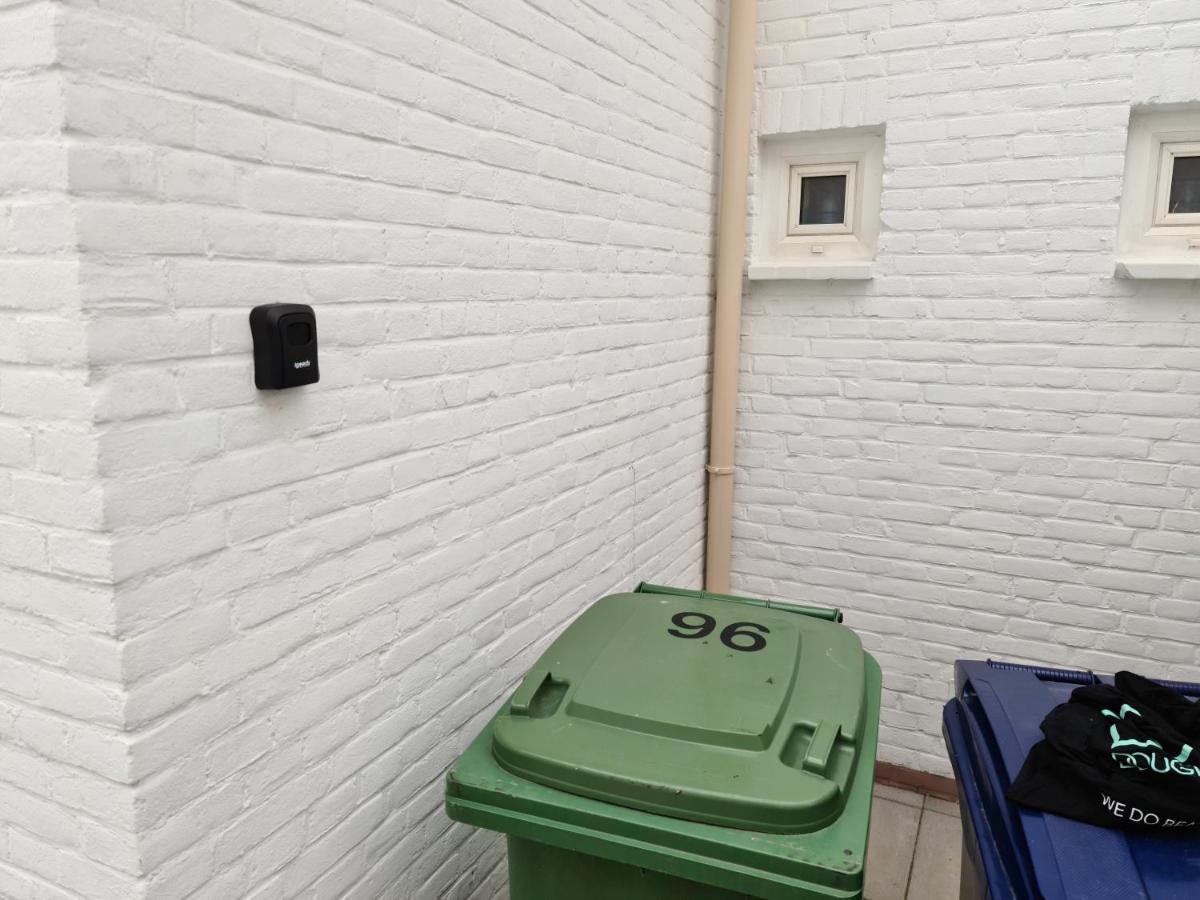 Appartement Beautiful Standing-alone House With A Backyard Den Haag